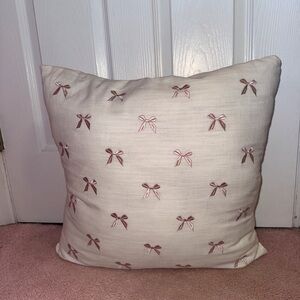 🎀 Pillow